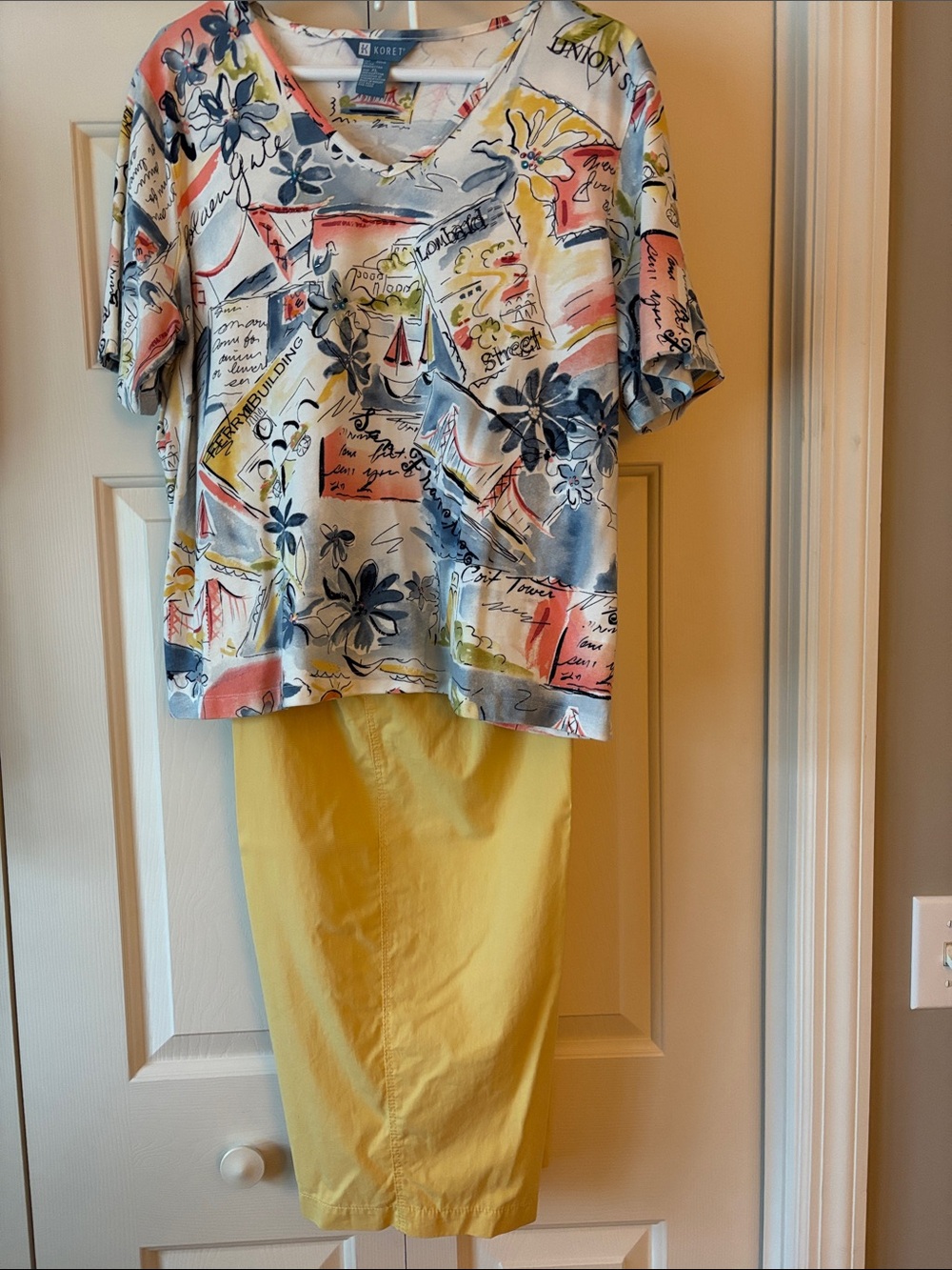 Koret Vintage Yellow Cropped Pants and Multicolor San Francisco Themed SS Shirt